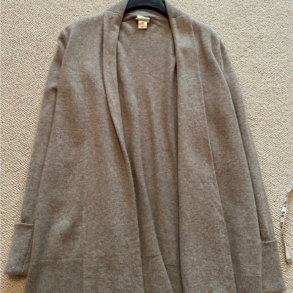 Cashmere cardigan with cuffed sleeves - Picture 9 of 9